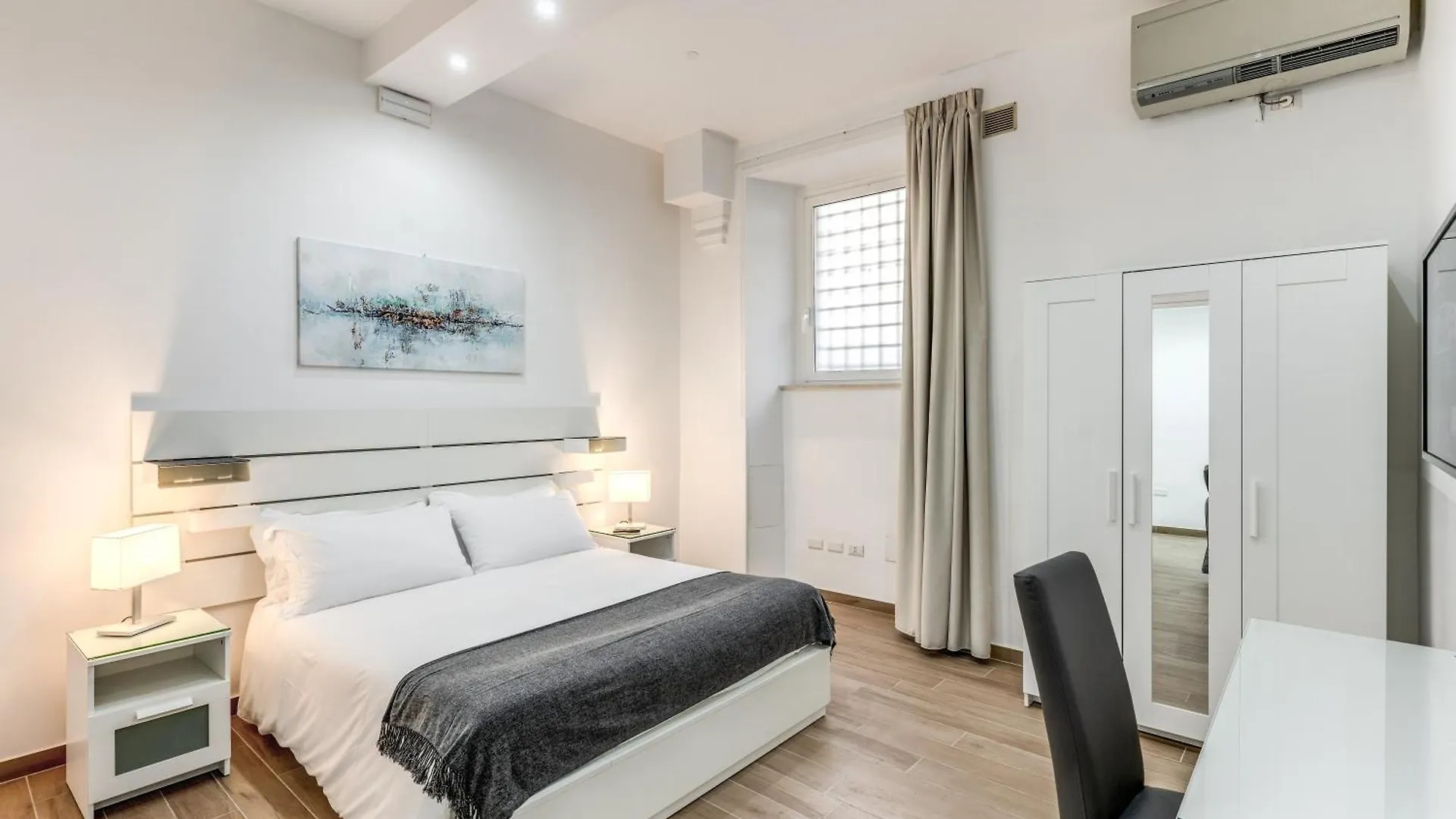 New Flat In Front Stpeter Square location